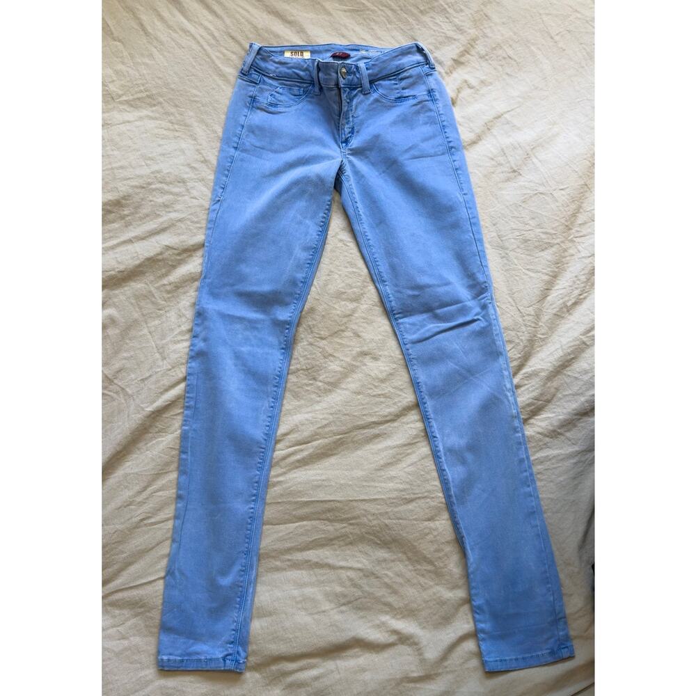 SOLD Design Lab Women's Faded Baby Blue Fitted Jeans